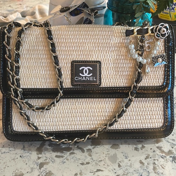 Meet your Posher, Loren From Rockin Hot Originals - Picture 13 of 17